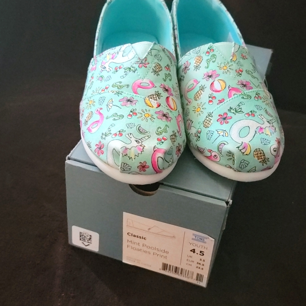 Toms Shoes
